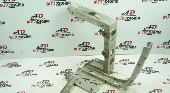 Audi A8 S8 D2 4D Fender mounting bracket 4D0821138AL