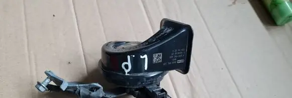 Audi A4 S4 B9 Horn signal 8W0951223 6033FB2415 024416L5