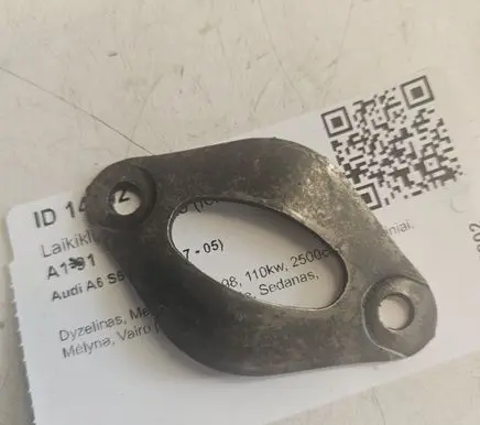Audi A6 S6 C5 4B Fuel Injector clamp holder 