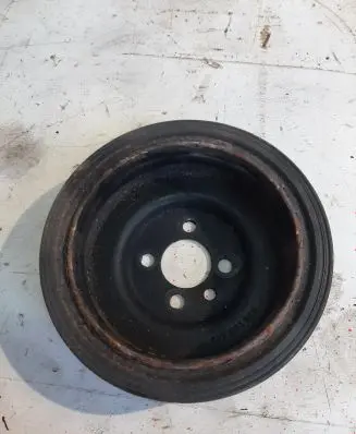 Volkswagen Golf V Crankshaft pulley 03G105243