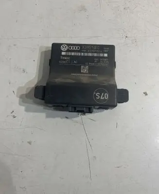 Volkswagen PASSAT B6 Gateway control module 3C0907530C 3C0907951A 402063F