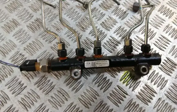 Fuel pressure sensor