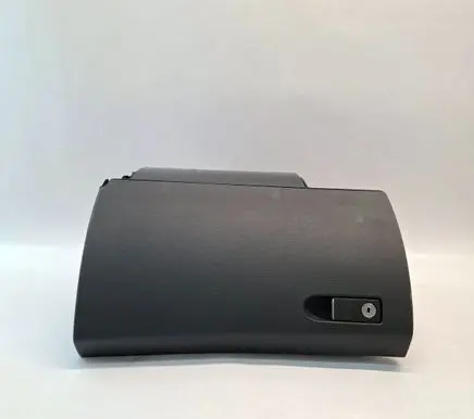 Glove box