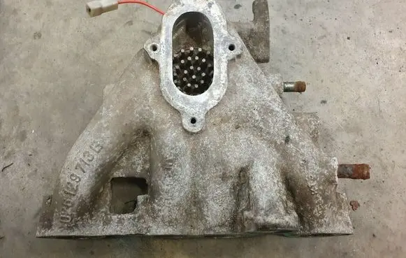 Volkswagen Scirocco Intake manifold 026129713B