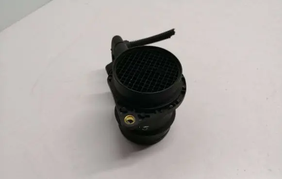 Volkswagen Golf IV Mass air flow meter 1J0973775A 1080417 LM1005