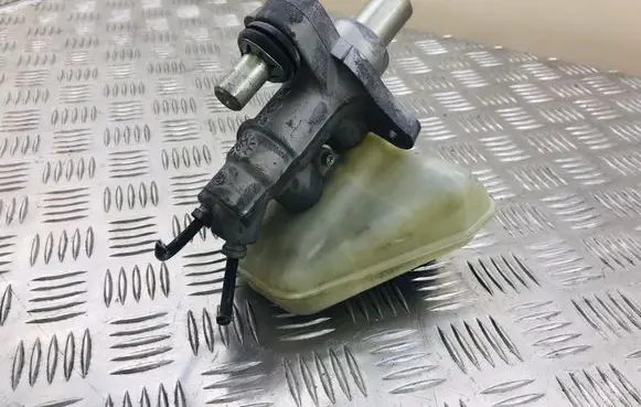 Mercedes-Benz S W221 Master brake cylinder A2214300002