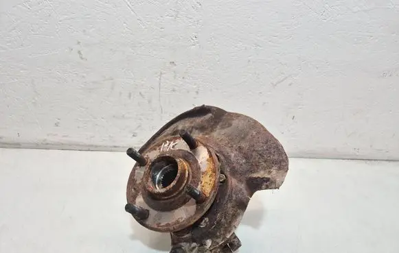 Chevrolet Epica Front wheel hub 