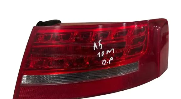 Audi A5 8T 8F Rear/tail lights 8T8945096D