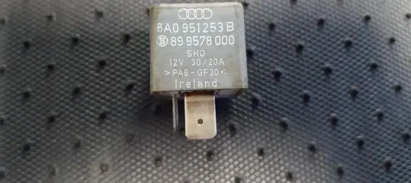 Audi A4 S4 B5 8D Other relay 8A0951253B 899578000