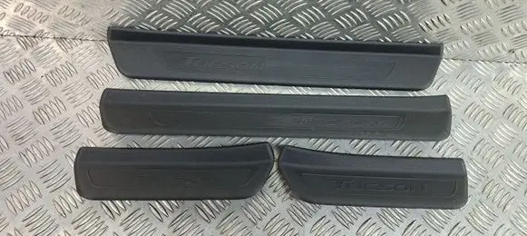 Hyundai Tucson TL sill trim set (inner) 