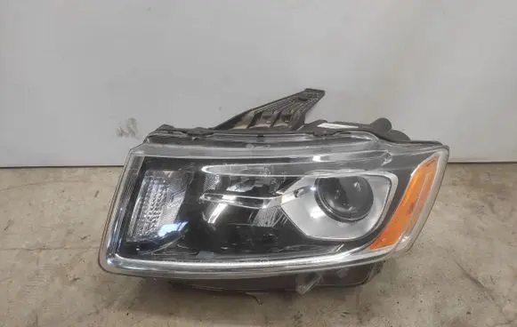 Jeep Grand Cherokee (WK) Headlight/headlamp 68110997AD