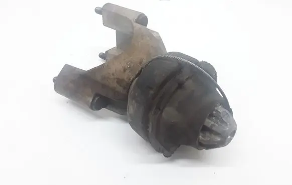 Volvo XC90 Engine mount bracket 30778953 30793838