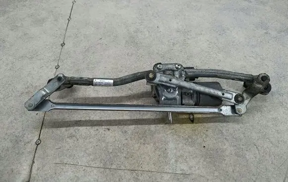 Audi A3 S3 8P Front wiper linkage 
