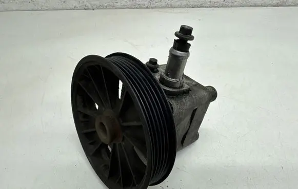Volvo S60 Power steering pump 30741790