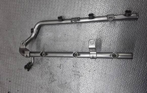 Chrysler Pacifica Fuel main line pipe 1581AC0116 305806