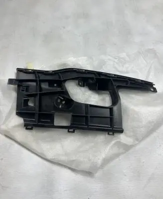 Audi A7 S7 4G Front bumper mounting bracket 4G8807096A
