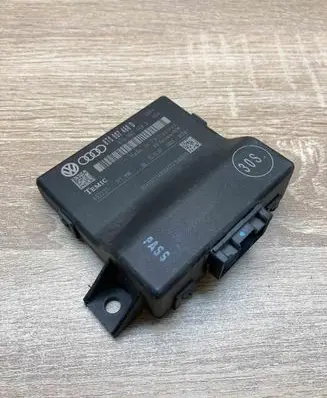 Audi A4 S4 B8 8K Gateway control module 8T0907468D