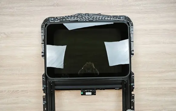 BMW 4 G22 G23 G24 G26 Sunroof set 8096115