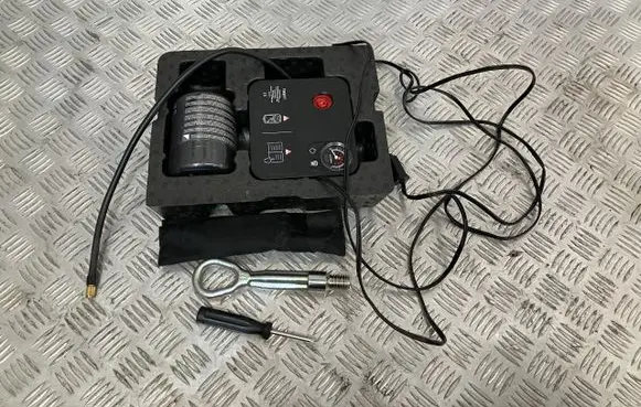 BMW 5 G30 G31 G38 Tire air pump compressor TM21740