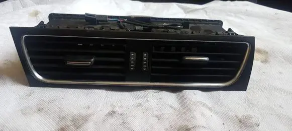 Audi A4 S4 B8 8K Dash center air vent grill 8T1820951C