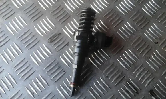 Audi A4 S4 B6 8E 8H Fuel injector 038130073ag
