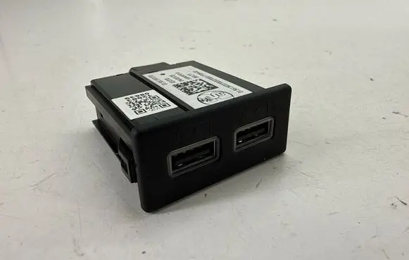 Alfa Romeo Stelvio USB socket connector 01561397270 03270 16949F06