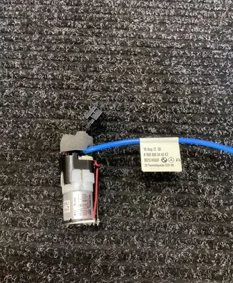 Mercedes-Benz GL X166 Seat adjustment motor A0008005448 16AU012U 007574500F