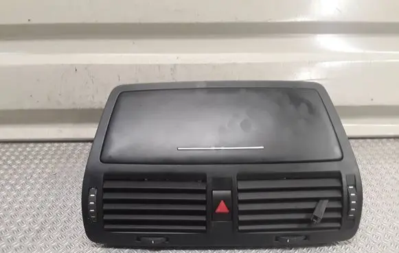 Skoda Octavia Mk2 (1Z) Dash center air vent grill 1Z0820951