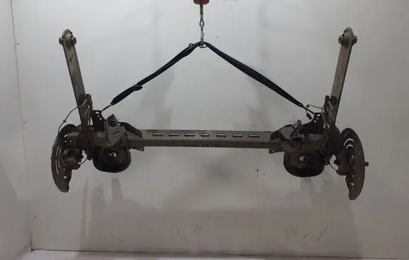 Renault Trafic III (X82) Rear axle beam 555016630R
