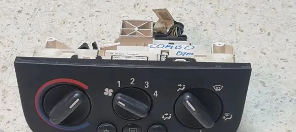 Opel Combo C Climate control unit 8961I209