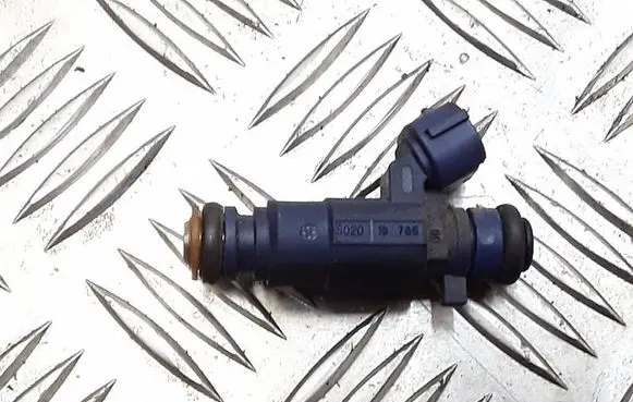 Hyundai i30 Fuel injector 353102B000