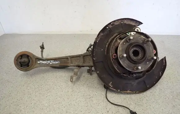 Mitsubishi Outlander Front wheel hub spindle knuckle 