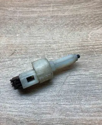 Alfa Romeo 147 Brake pedal sensor switch B365