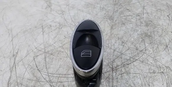 Mercedes-Benz E W211 Electric window control switch A2118218651