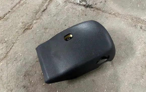 Steering wheel column trim