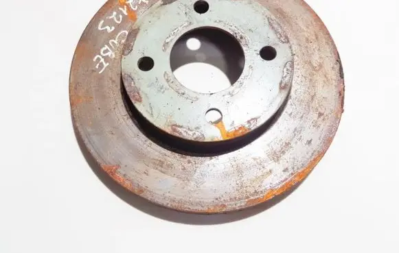 Nissan Cube Z11 Front brake disc ventiliuojamas