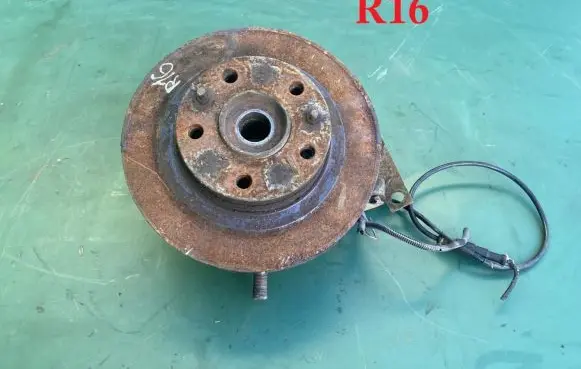 Fiat Ducato Front wheel hub spindle knuckle 1336642080