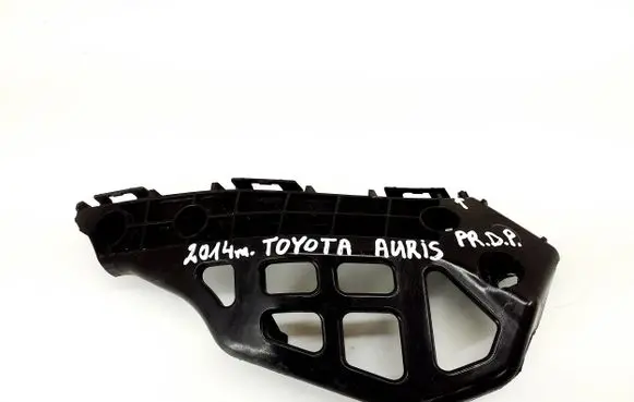 Front bumper mounting bracket