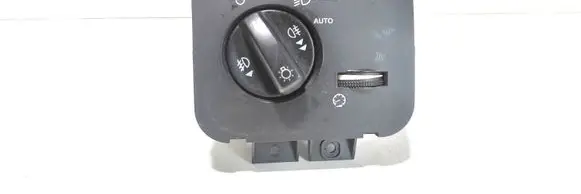 Land Rover Discovery 3 - LR3 Light switch YUD501480