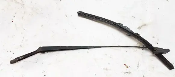 Ford Focus Front wiper blade arm XS4117526BB
