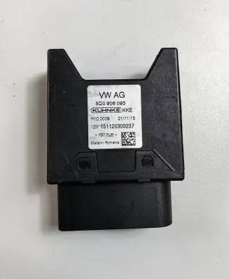 Volkswagen Golf VII Fuel injection pump control unit/module 5Q0906093 H100009 151120300237