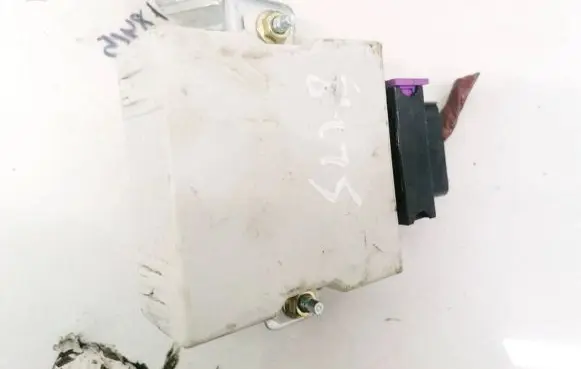 Toyota Avensis T250 Window wiper relay 8594005020 85940-05020