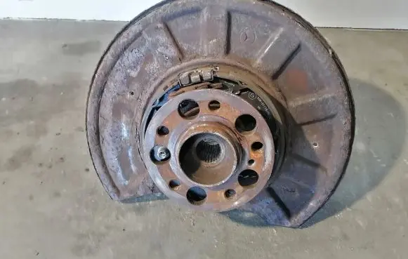 Mercedes-Benz E W212 Rear wheel hub 21223