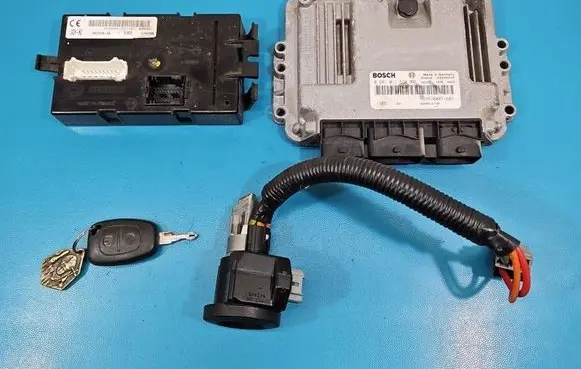 Renault Trafic II (X83) Engine control unit/module ECU 0281011530 IMPRK1581820