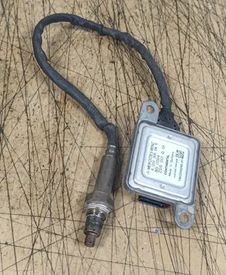 Mercedes-Benz V Class W447 Lambda probe sensor A0009058411