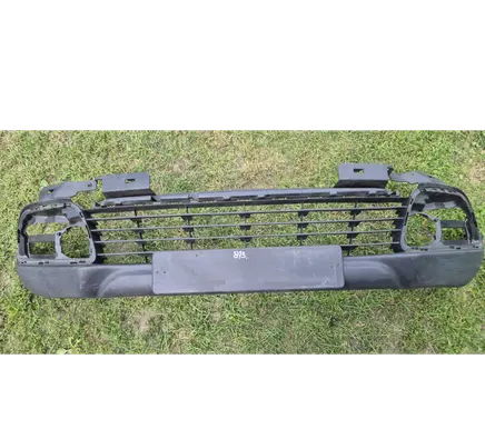 Renault Captur Front bumper lower grill
