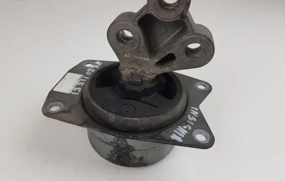 Opel Insignia A Engine mount bracket 13312093 V06516S5009