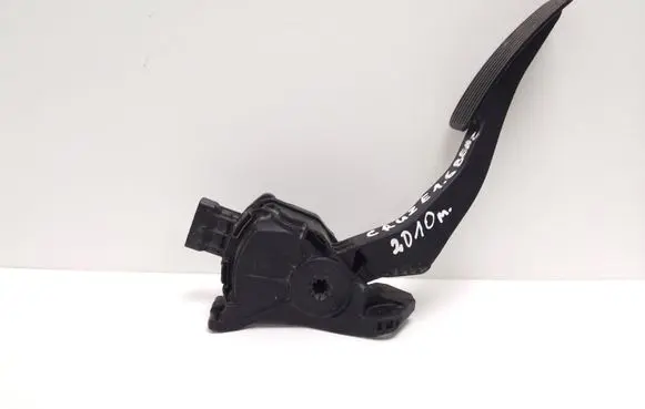 Chevrolet Cruze Accelerator throttle pedal 6PV00976515 13252704