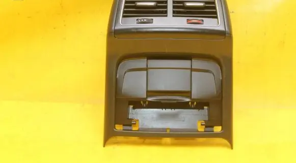 Rear air vent grill