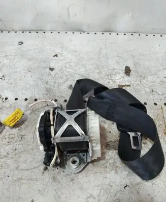 Volkswagen Eos Front seatbelt 33055040C 2402100101